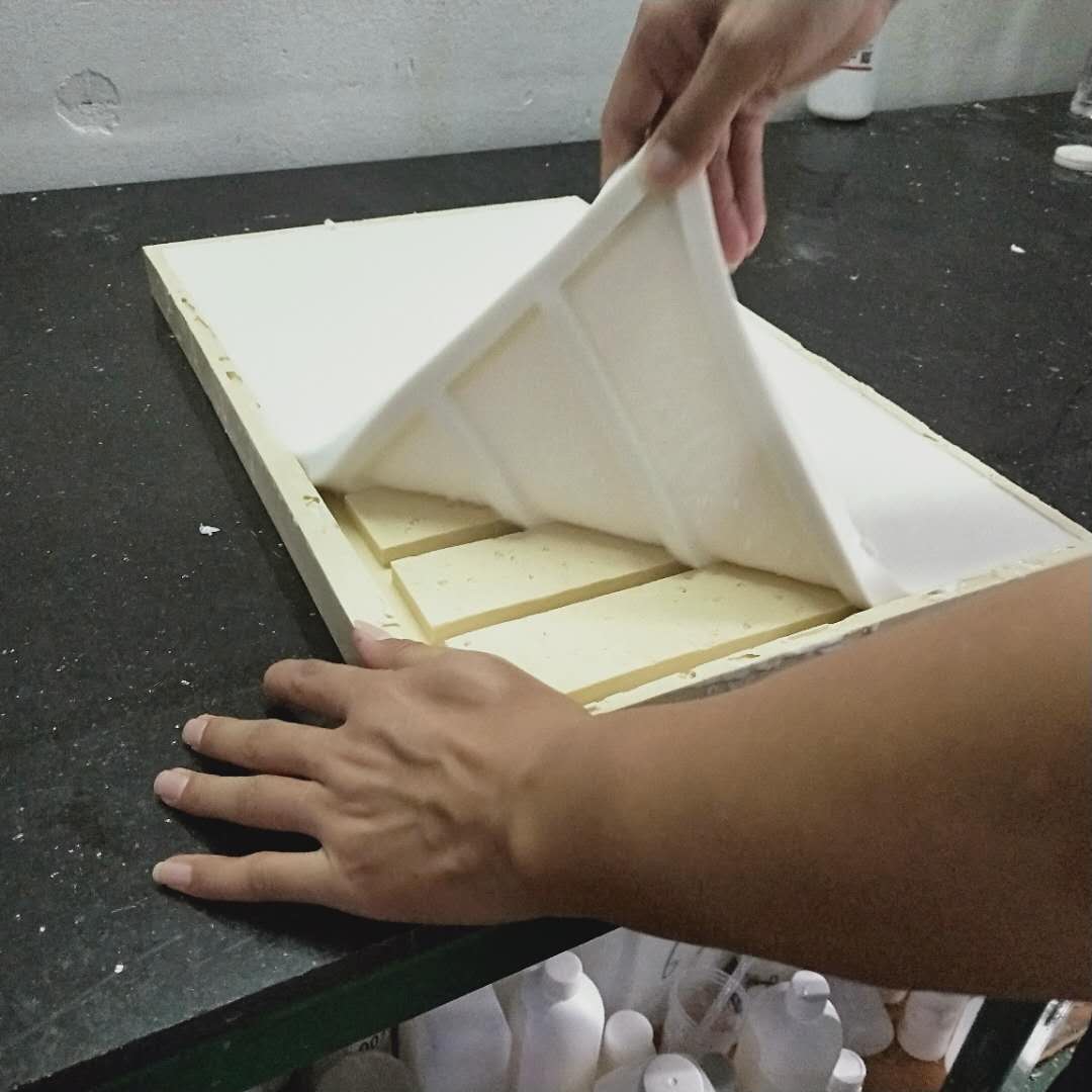 硅膠模具脫模 硅膠模具脫模